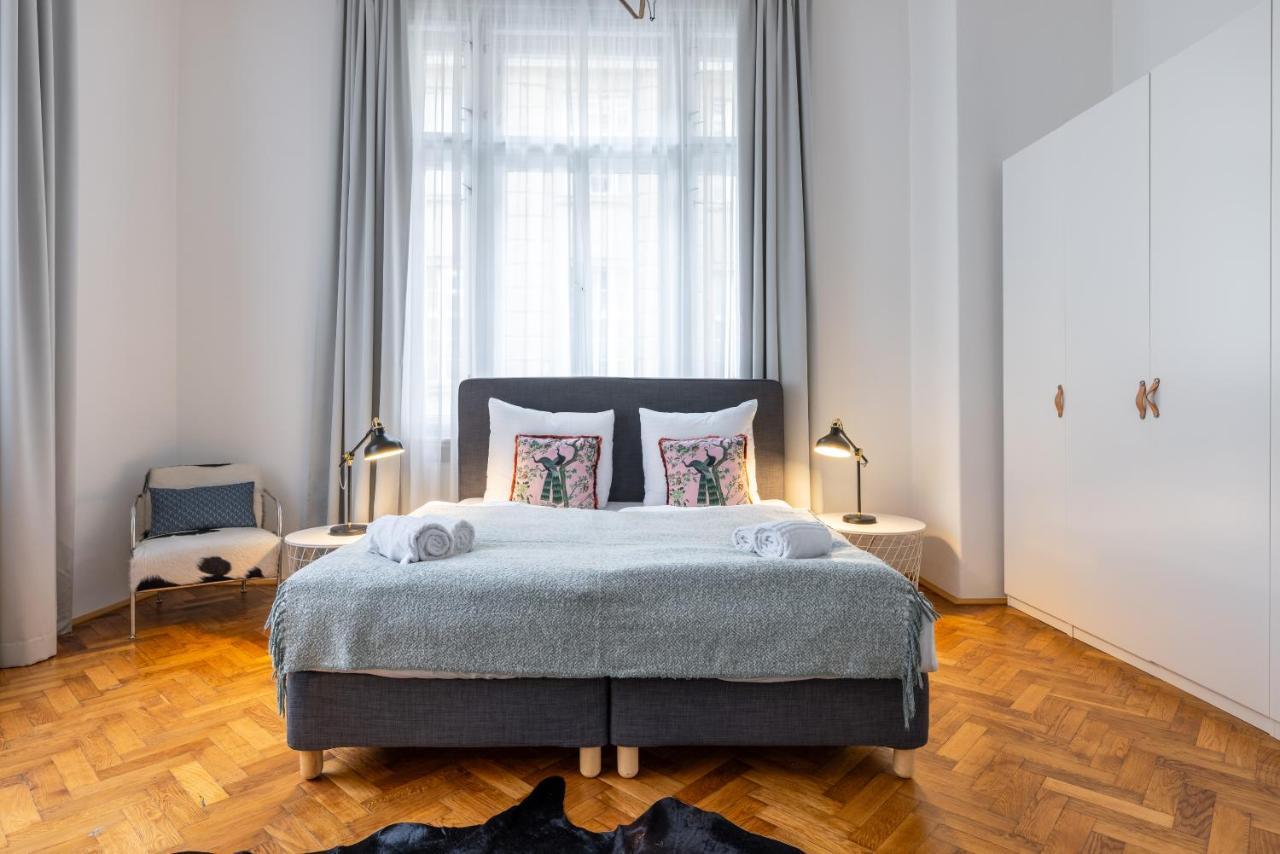 Charming 1 Bedroom Apartment In The City Center Of Prága Kültér fotó
